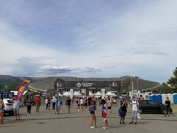 Ultra Music Festival (EDM), Split soccer stadium