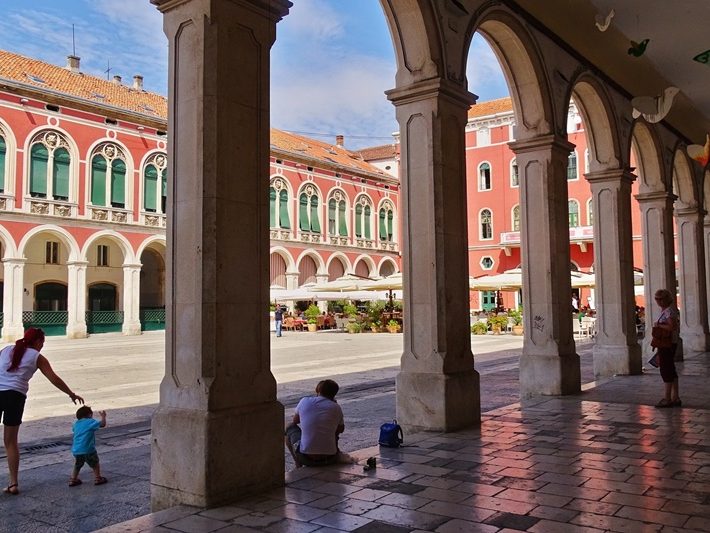 Prokurative Square
