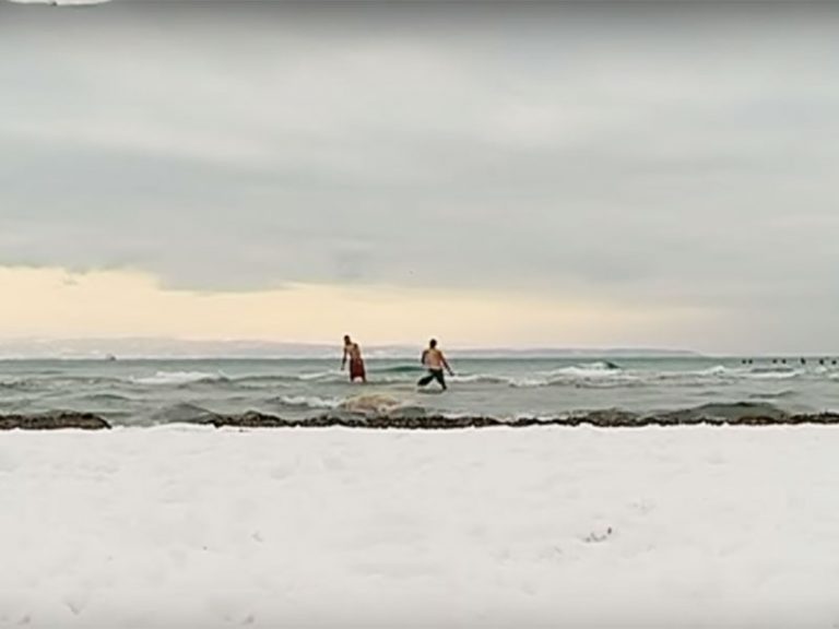 Snow in Split, Bacvice Beach